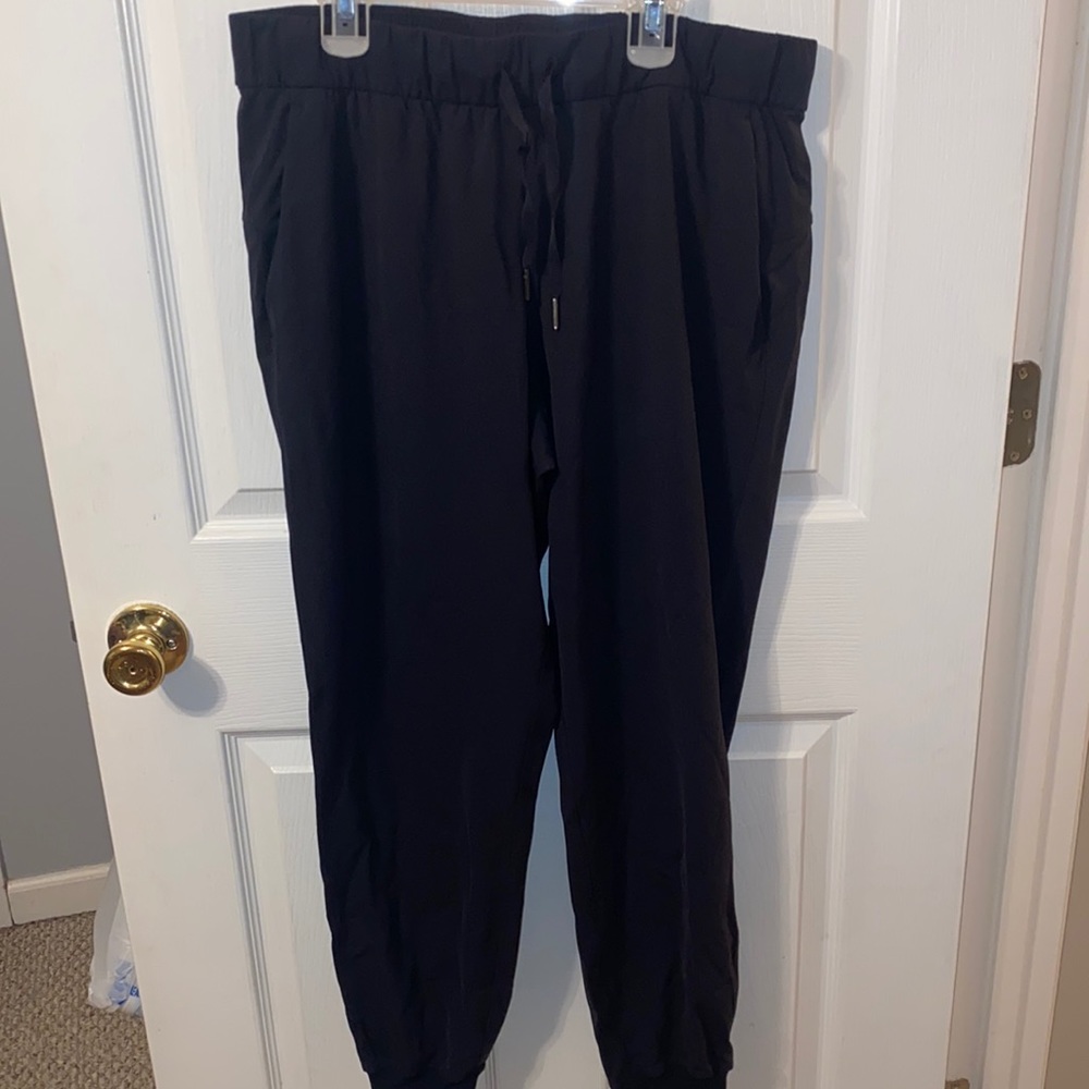 lululemon joggers - Picture 1 of 4